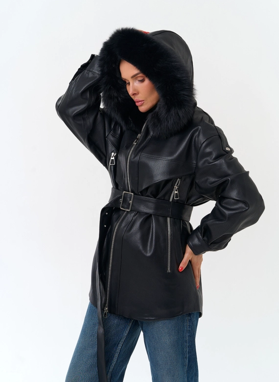 Женская утепленная куртка из эко кожи с поясом фото