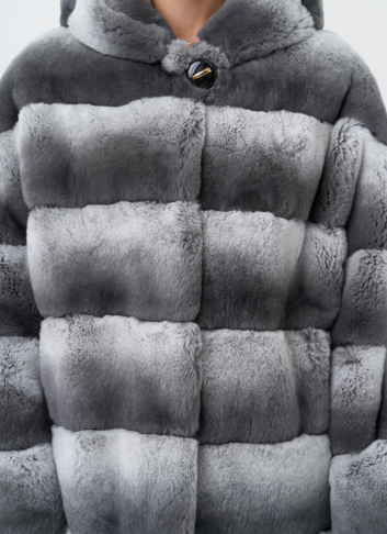 Шуба из кролика с капюшоном