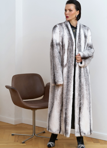 Длинная шуба из норки крестовки