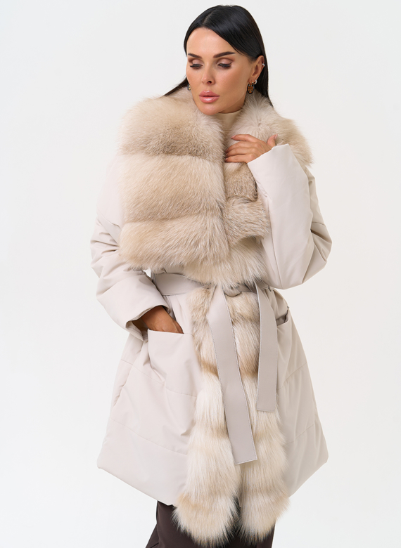 Женское зимнее полупальто с кожаным поясом