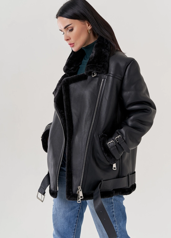 Женская дубленка пилот из эко кожи черного цвета  модель № 79311 в рассрочку