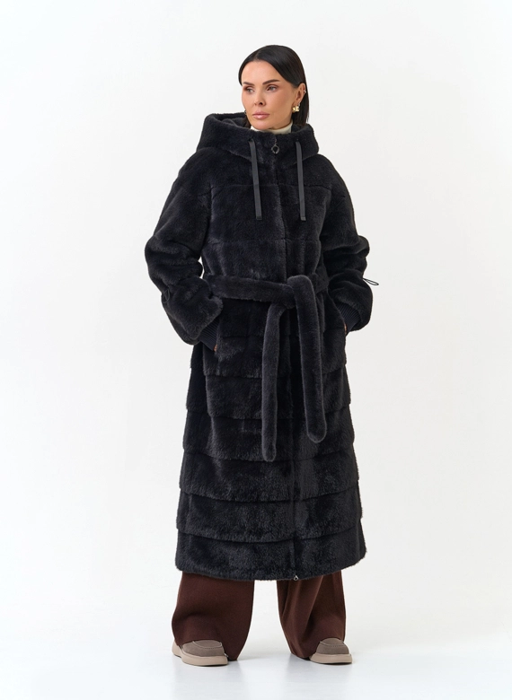 Женская шуба из эко меха с капюшоном фото
