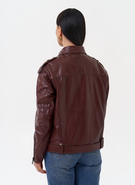 Женская косуха бордового цвета