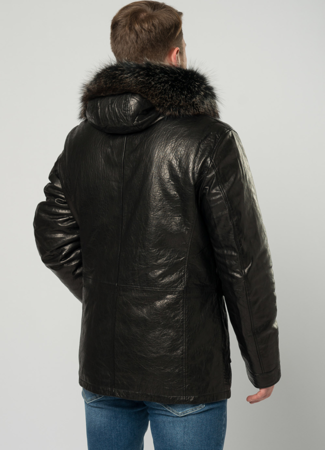 Мужской пуховик из натуральной кожи с капюшоном и отделкой из енота модель № 21923 в кредит