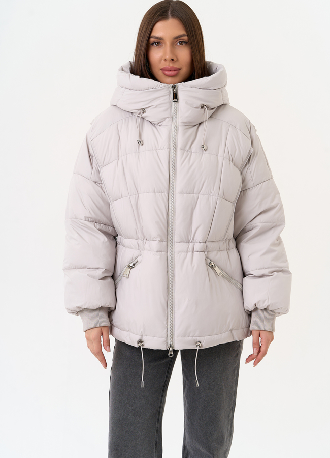 Светлый женский пуховик с капюшоном модель № 31583 в рассрочку