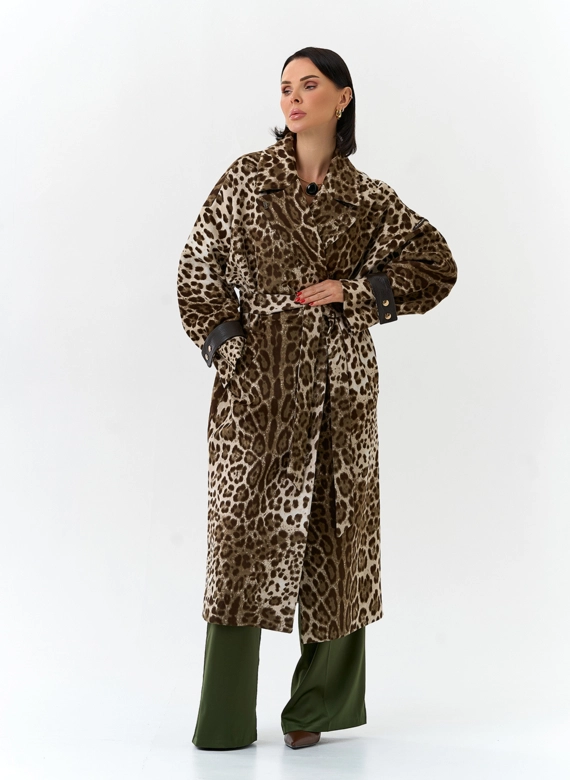 Женское пальто с анималистическим принтом