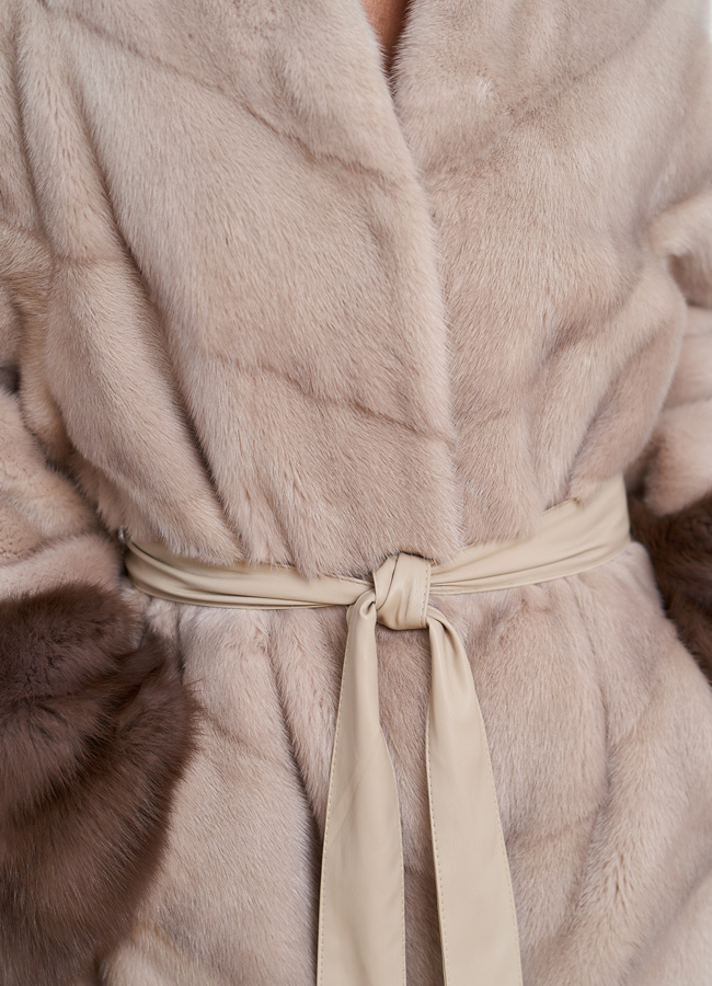 Женская шуба из меха норки с отделкой из меха куницы модель № 30677 универмаг малина