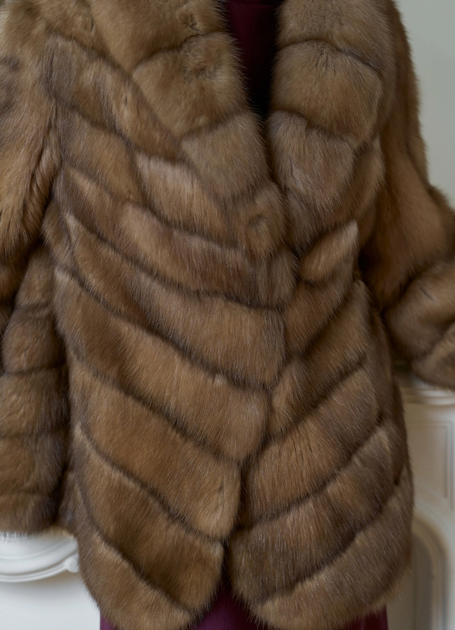 Женская шуба из куницы с воротником шаль модель № 31727 универмаг малина