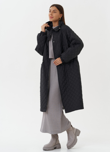 Женское стеганое пальто черного цвета